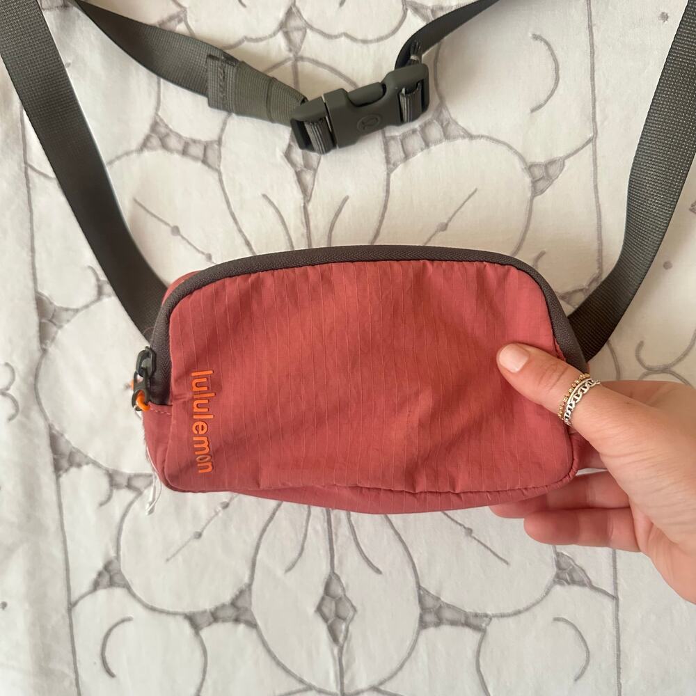 🩷 lululemon Everywhere Belt Bag Pink Mauve Crossbody Belt Bag